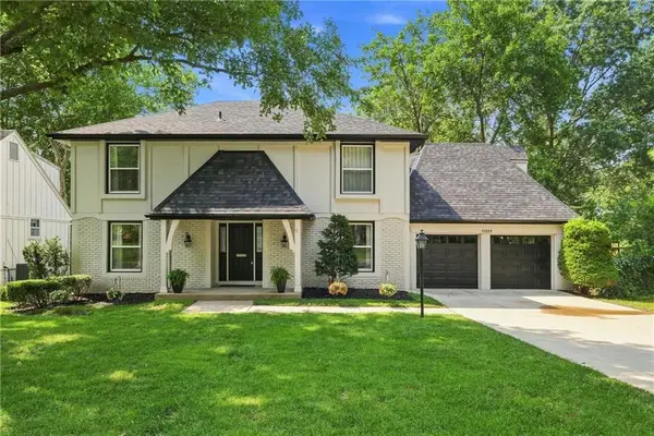 11239 W 99th Place, Overland Park, KS 66214