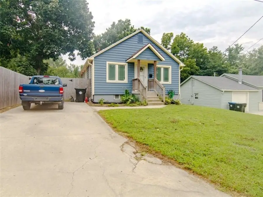 103 E Myrtle Street E, Pleasant Hill, MO 64080 - #3