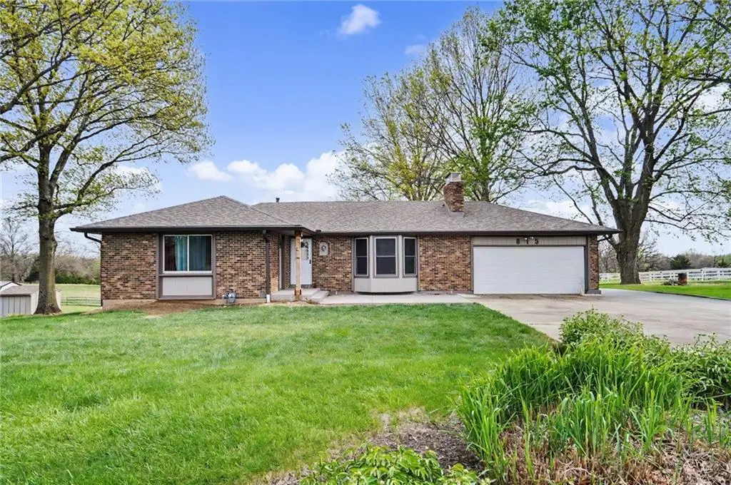 815 Kouns Lane, Edwardsville, KS 66111 - #1