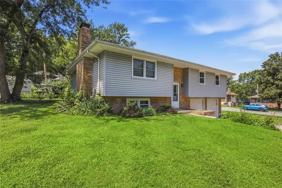 1008 S 21st Terrace, Leavenworth, KS 66048 - #2