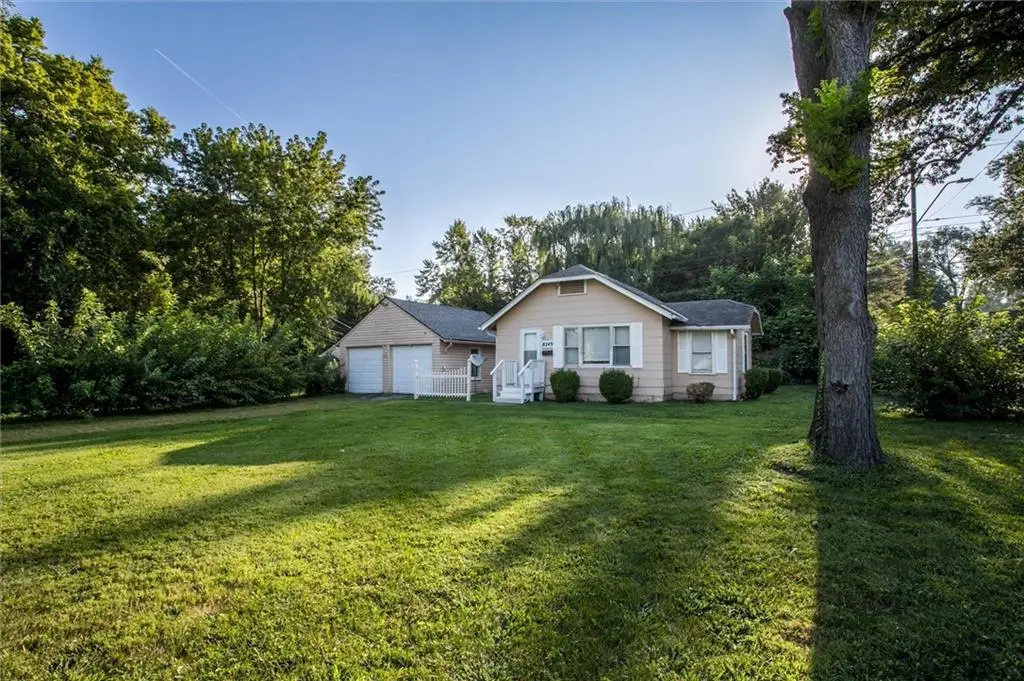 8249 Ward Parkway, Kansas City, MO 64114 - #1