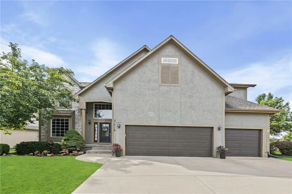 21719 W 99th Terrace, Lenexa, KS 66220 - #1