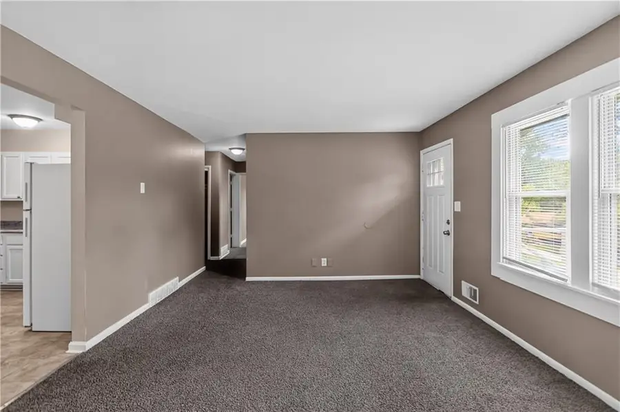 1420 E 82nd Street, Kansas City, MO 64131 - #3