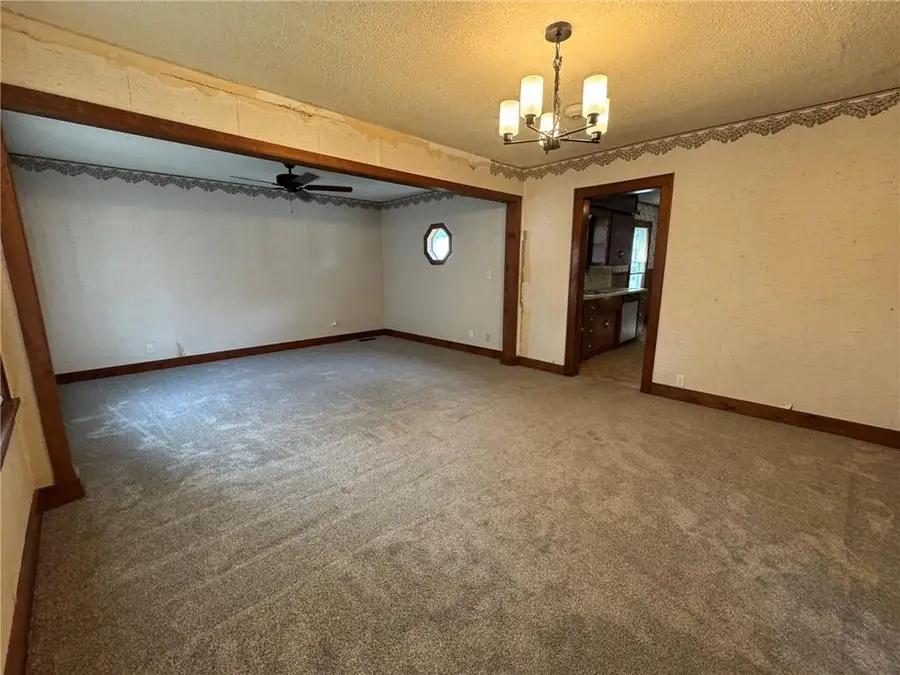 508 W Miami Street, Paola, KS 66071 - #3