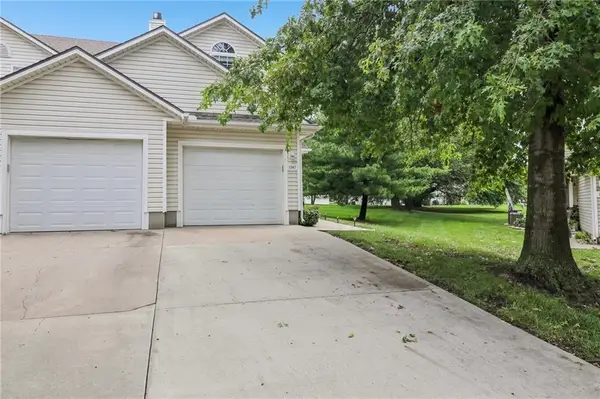 1347 SE Broadway Circle, Lee's Summit, MO 64081