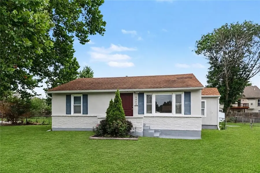 6842 E 139th Street, Grandview, MO 64030 - #2