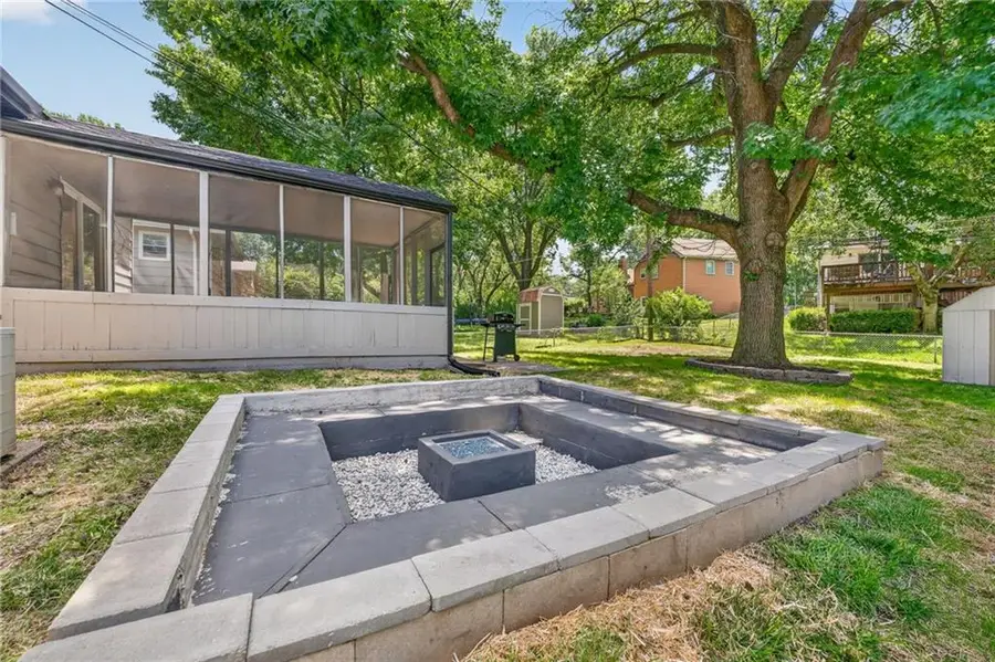 10909 W 72nd Terrace, Shawnee, KS 66203 - #3