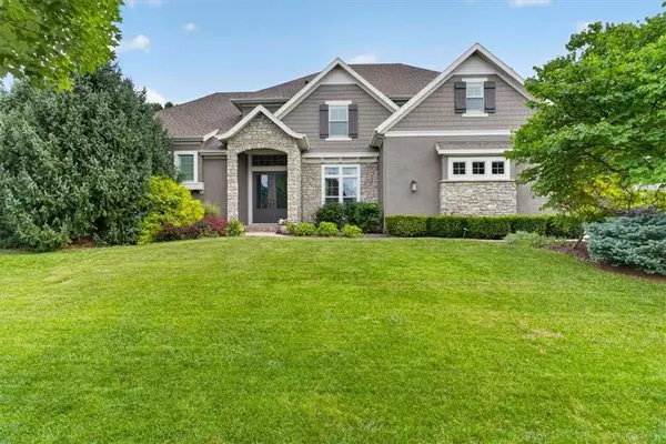 5008 W 141st Terrace, Leawood, KS 66224