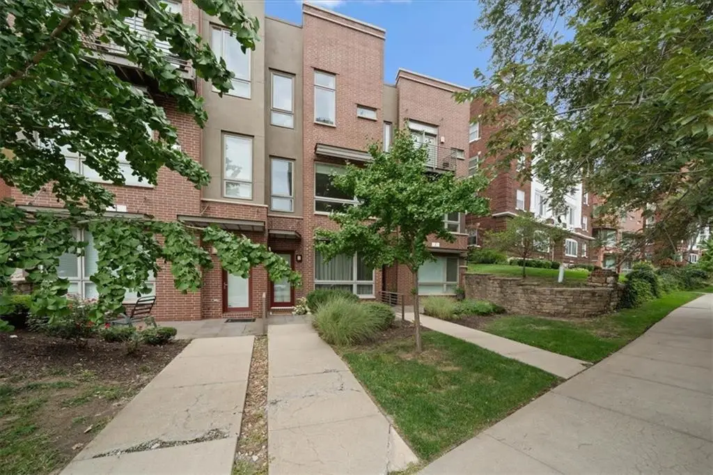 4524 Mill Creek Parkway #402, Kansas City, MO 64111 - #1