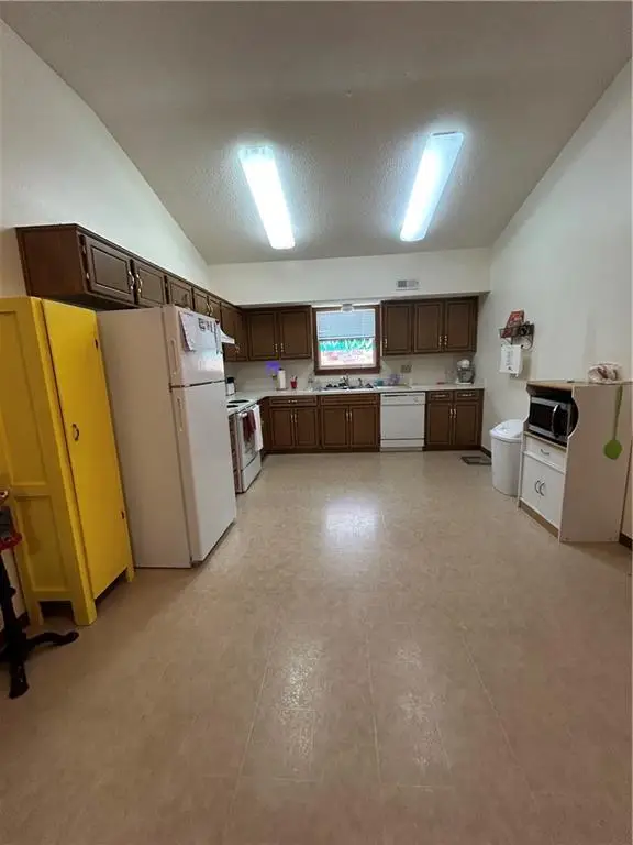 725 A & B Kiowa Street, Leavenworth, KS 66048 - #2