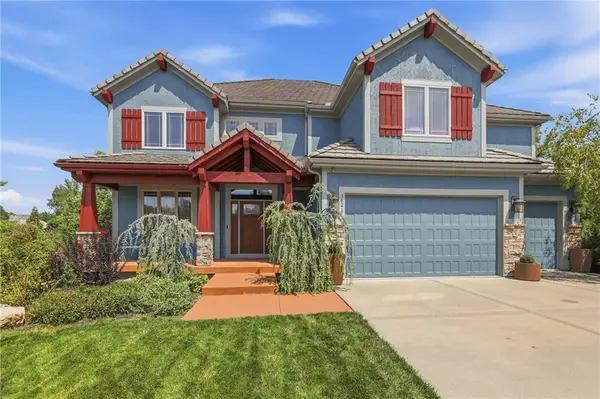 16211 Overbrook Lane, Stilwell, KS 66085