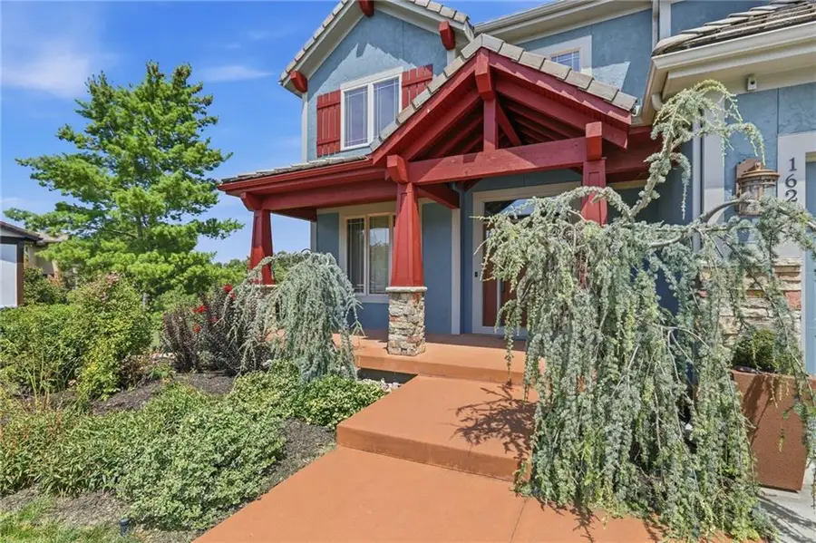 16211 Overbrook Lane, Stilwell, KS 66085 - #2