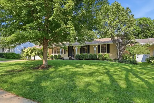 8705 Belleview Avenue, Kansas City, MO 64114