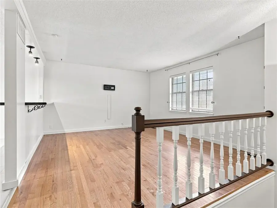 3704 N Woodland Avenue, Kansas City, MO 64116 - #3