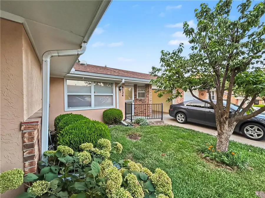 6124 Ash Court, Raytown, MO 64133 - #2