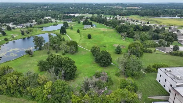 1612 Country Club Drive, Pleasant Hill, MO 64080