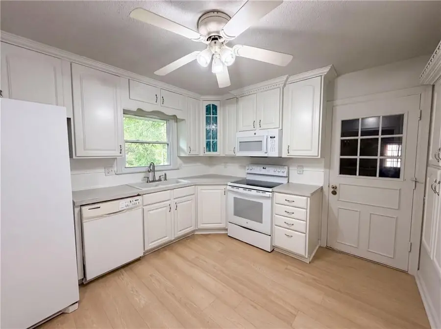 10405 E 80th Street, Kansas City, MO 64138 - #2