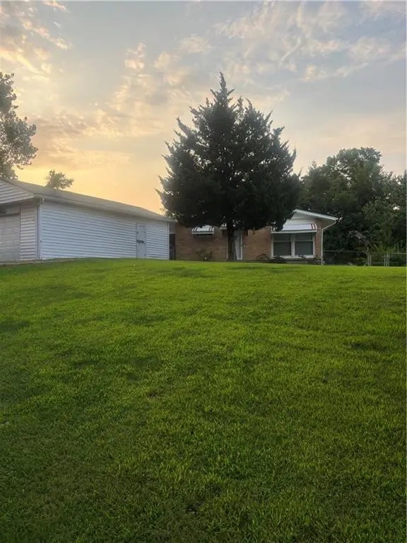 800 Marilyn Avenue, Liberty, MO 64068 - #1