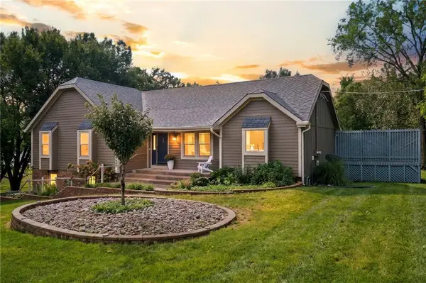 19985 W 119th Street, Olathe, KS 66061
