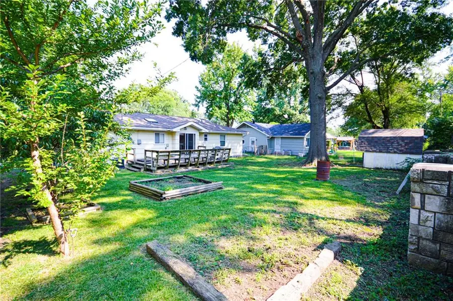 5238 N Wayne Avenue, Kansas City, MO 64118 - #3