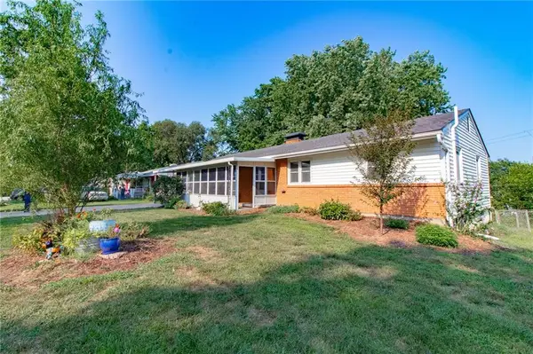 1608 Lee Lane, Pleasant Hill, MO 64080