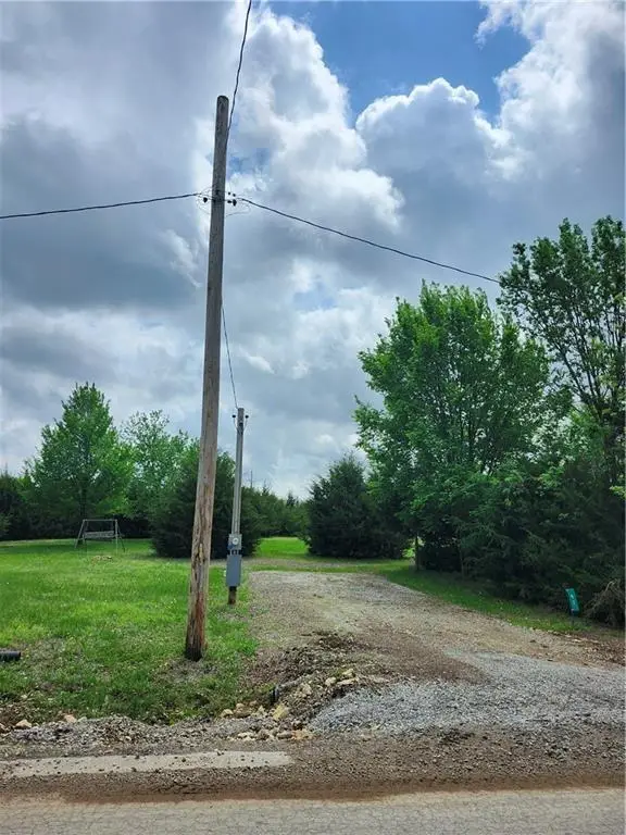 97 Linn Valley Drive, Linn Valley, KS 66040