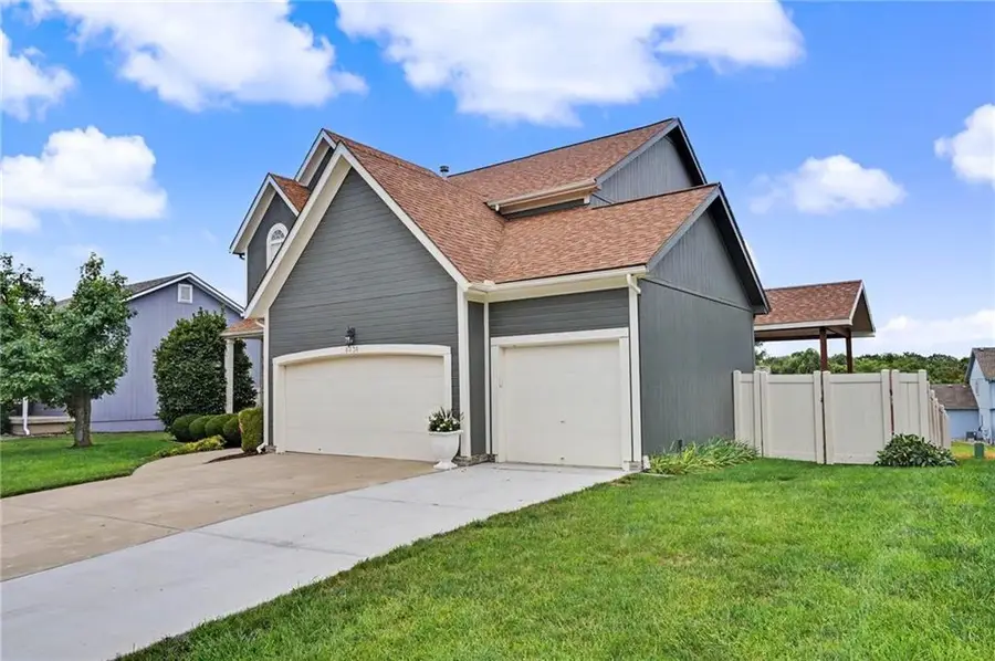 8438 Timber Ridge Street, De Soto, KS 66018 - #3