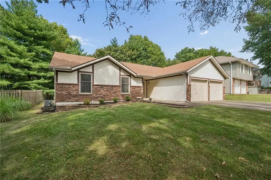 8520 N Campbell Street, Kansas City, MO 64155 - #2