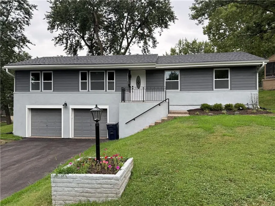 3237 NE 47th Terrace, Kansas City, MO 64117 - #3