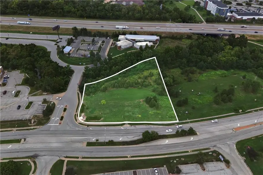 19330 E Valley View Parkway, Independence, MO 64055 - #2