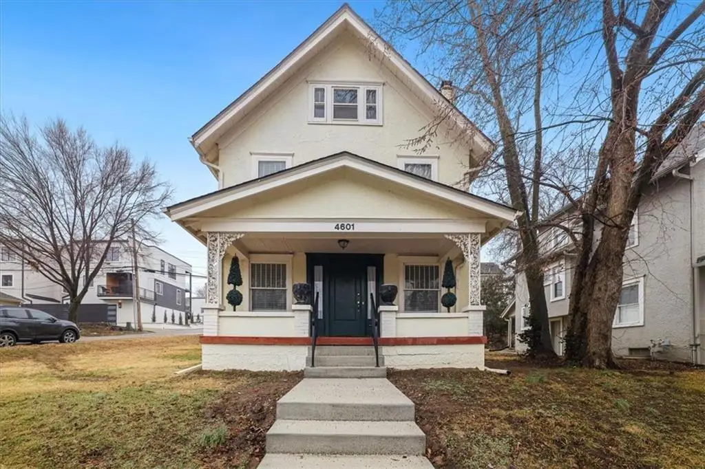 4601 State Line Road, Kansas City, MO 64112 - #1