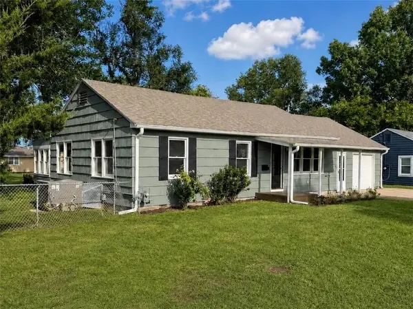 1037 S Brockway Street, Olathe, KS 66061