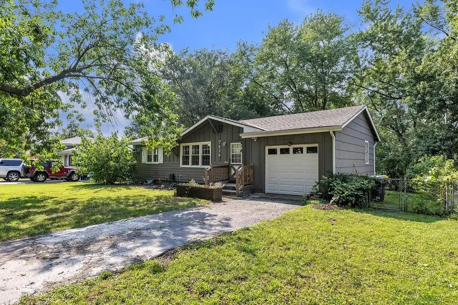 7414 Park Forest Lane, Kansas City, MO 64152 - #2