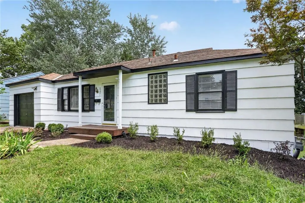 6201 Cedar Street, Mission, KS 66205 - #1