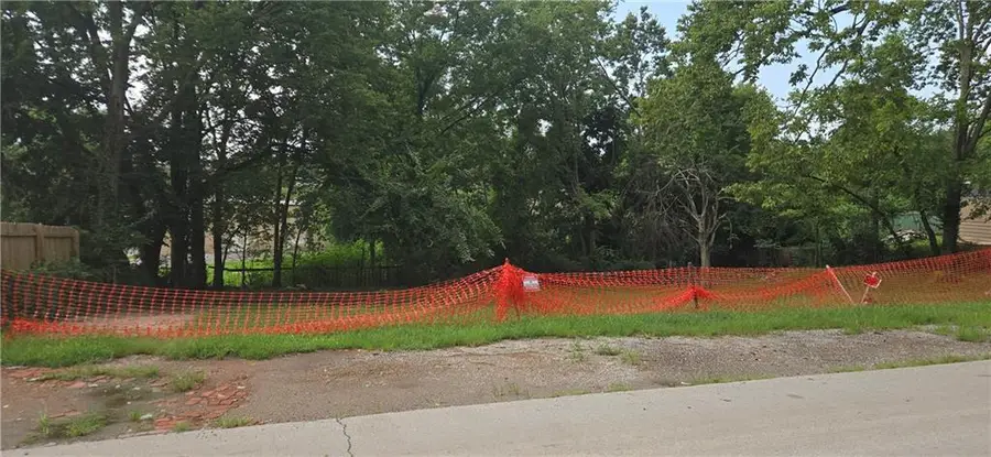 5107 E 30th Street, Kansas City, MO 64128 - #2