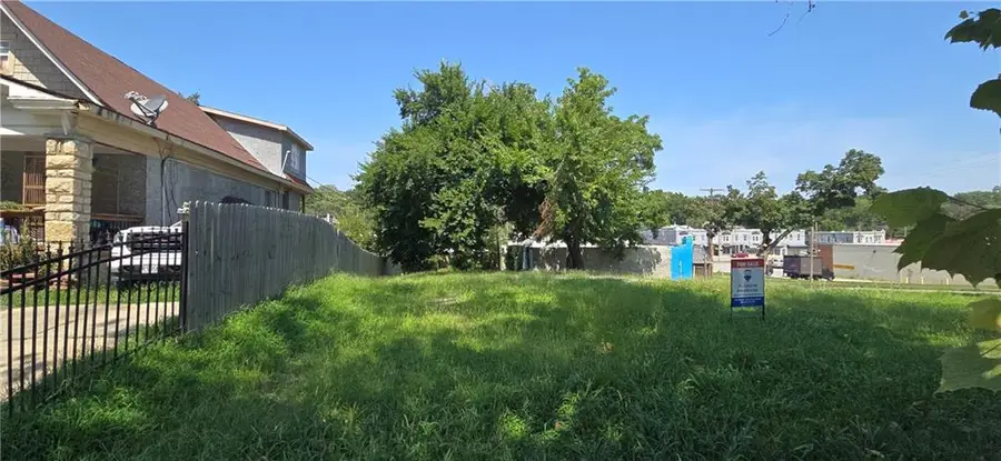 3530 E 6th Street, Kansas City, MO 64124 - #3