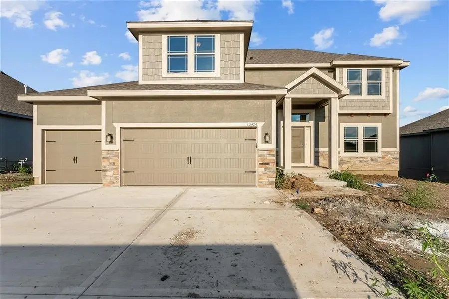 11034 N Corrington Avenue, Kansas City, MO 64156 - #2