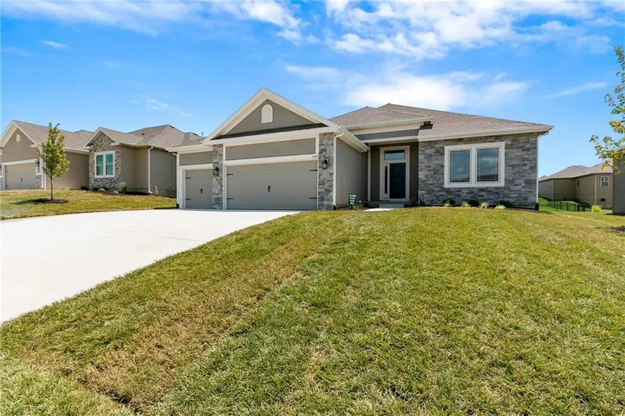 11028 N Corrington Avenue, Kansas City, MO 64156 - #2