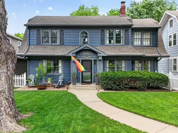 5637 Oak Street, Kansas City, MO 64113