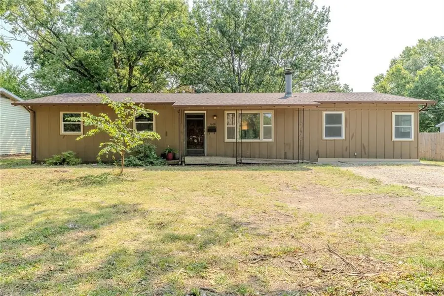 1608 S Malcolm Avenue, Chanute, KS 66720 - #2