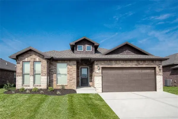 1640 N 157th Lane, Basehor, KS 66007