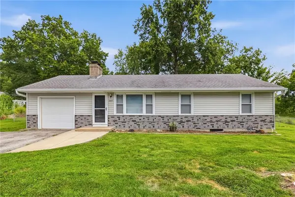 6807 N Brookside Road, Pleasant Valley, MO 64068