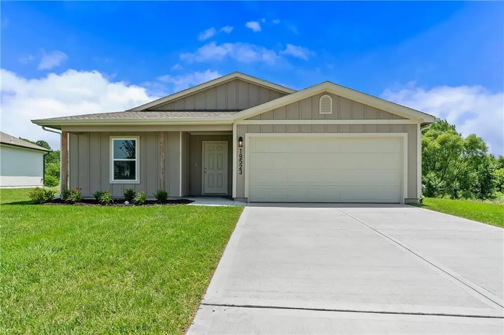 20246 W 195th Street, Spring Hill, KS 66083 - #1