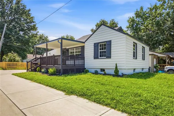 3301 S Ocheltree Street, Olathe, KS 66061