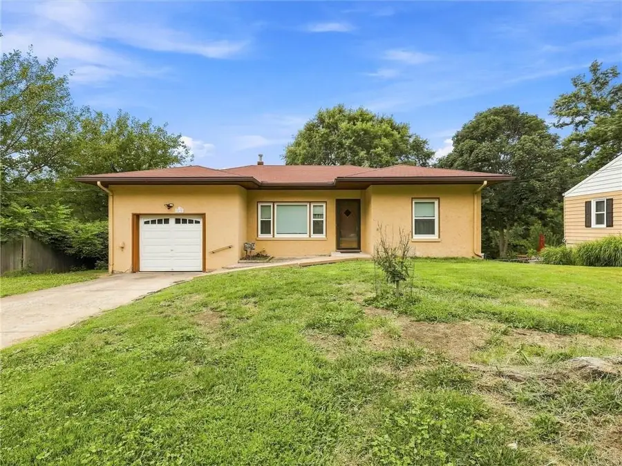 3838 N Lister Avenue, Kansas City, MO 64117 - #2