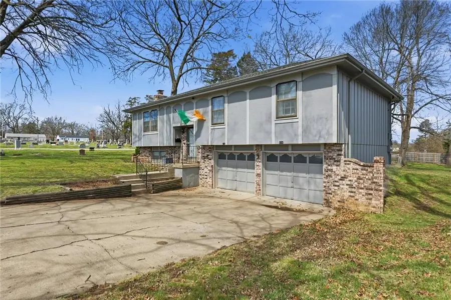 11714 W 61st Terrace, Shawnee, KS 66203 - #2