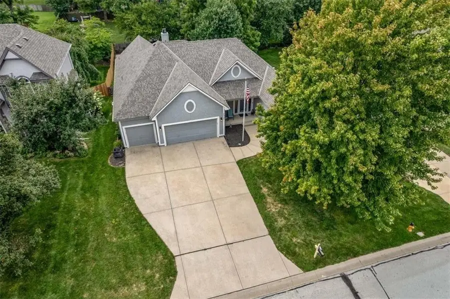 7326 Charles Street, Shawnee, KS 66216 - #3