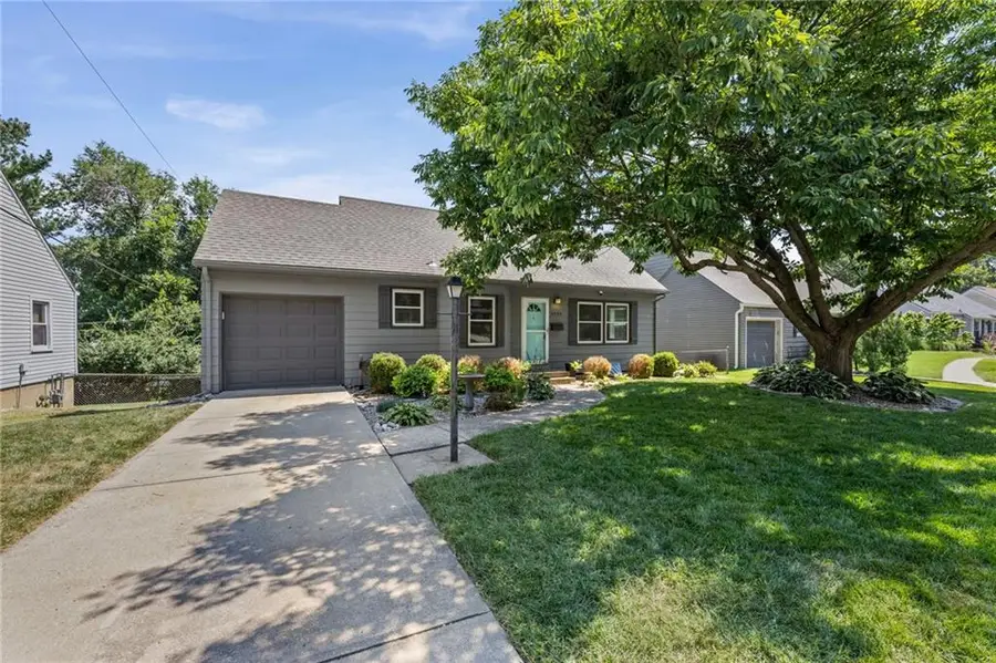 4935 Juniper Street, Roeland Park, KS 66205 - #2