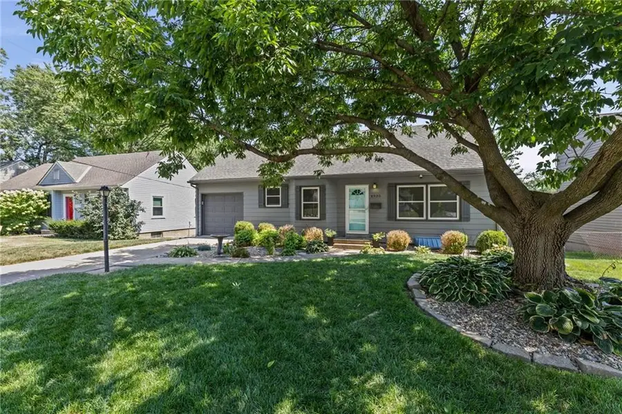 4935 Juniper Street, Roeland Park, KS 66205 - #3