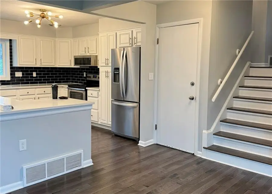 5605 W 49th Street, Mission, KS 66202 - #3